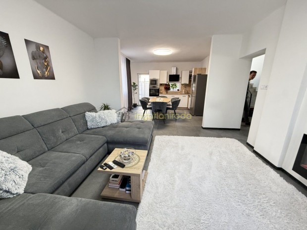 Beseny�d - Sorh�z - Elad�