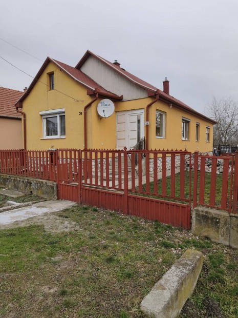 Beseny�telek H�z elad� 