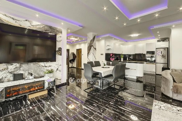 Beseny�teleki 128 nm-es h�z elad�