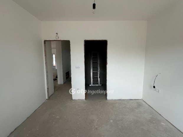 Besny�i elad� 190 nm-es h�z