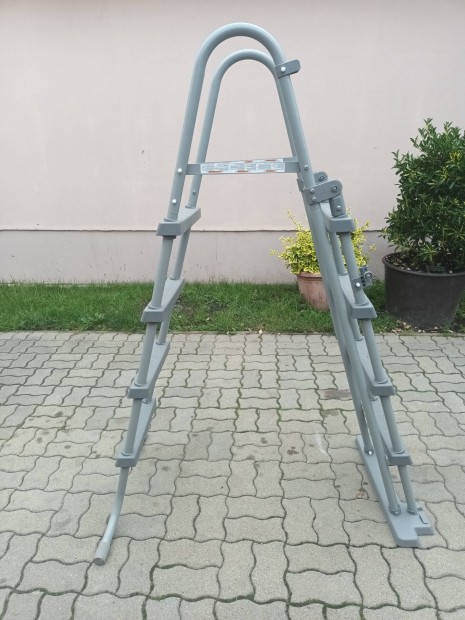 Bestway erősített vázú medence létra