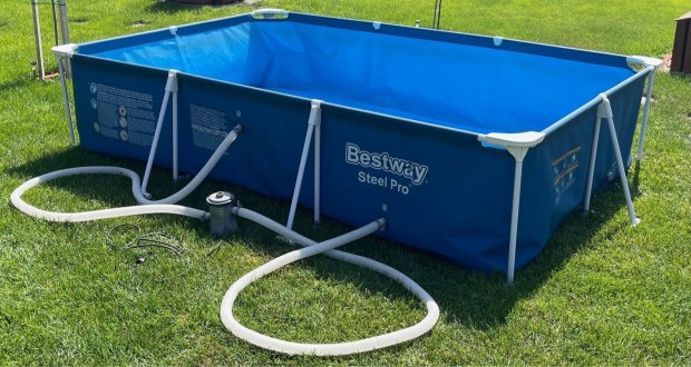 Bestway szögletes fémvázas medenceszett 300 x 201 x 66 cm
