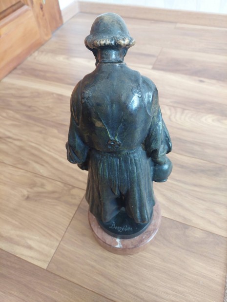 Beszédes bronzszobor elado