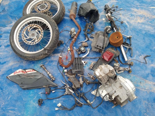 Beta 125 Yamaha blokkal kiegészítőkkel