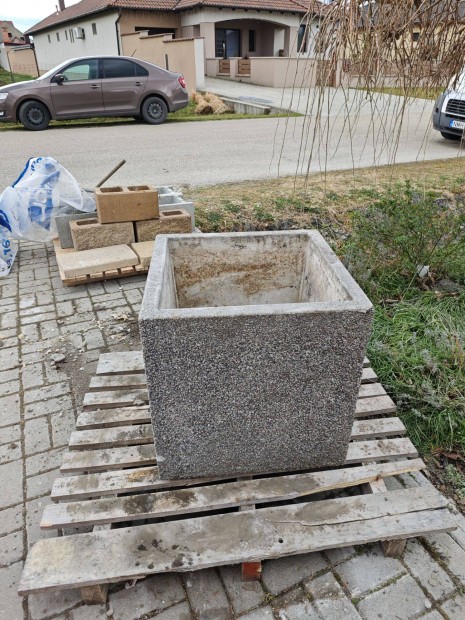 Hasznalt Beton Viraglada () Hasznalt Beton Viraglada