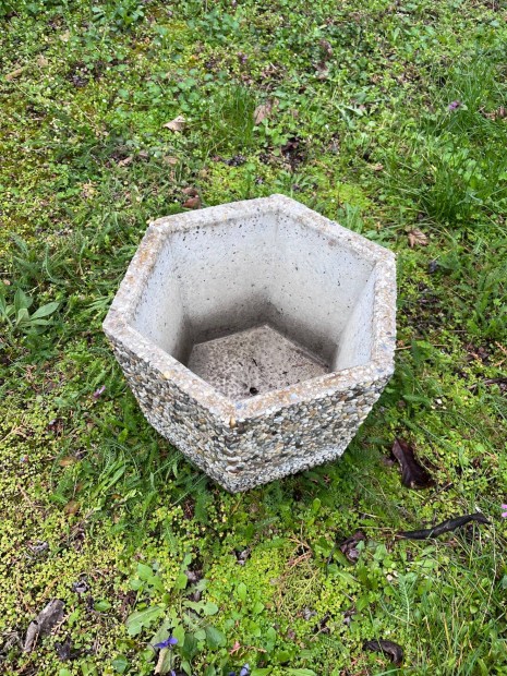 Hasznalt Beton Viraglada () Hasznalt Beton Viraglada