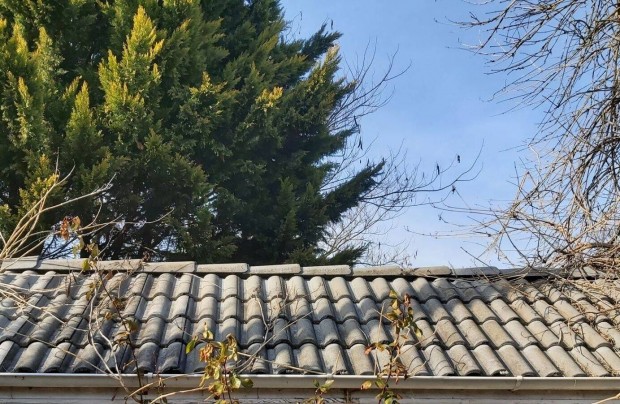 Betoncserép Bólyi Mediterrán bontott