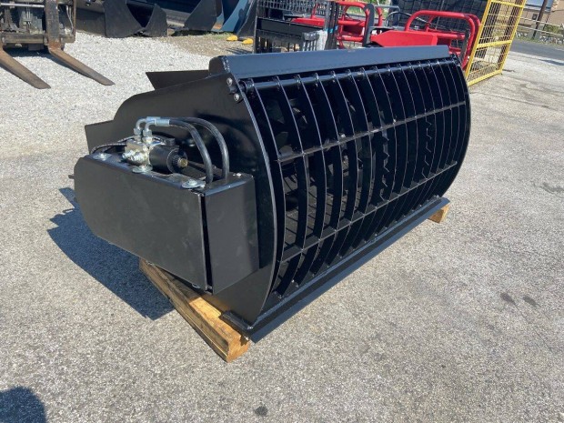 Betonkever� kan�l cs�sz�korm�nyz�s� rakod�ra 400 liter. (K�szleten!)