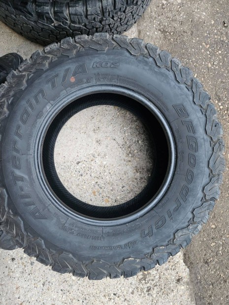 Bf Goodrich all terrain 285/70r17