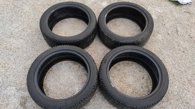 Bfgoodrich 215/45R17 téligumi szett