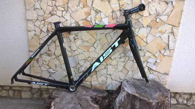 Bianchi carbon országúti váz-villa Made in Italy