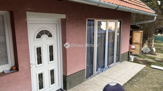 Biatorb�gyi 53 nm-es lak�s elad�