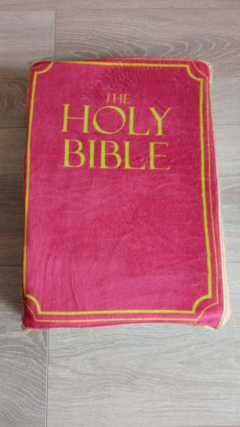 Biblia formj sztnyithat prna levehet huzattal 1500 Ft