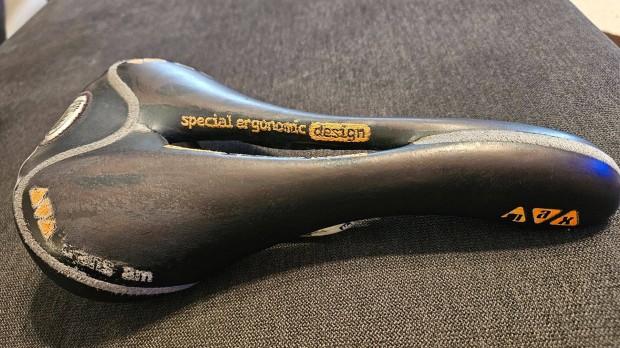 Bicikli nyereg eladó. Selle Italia