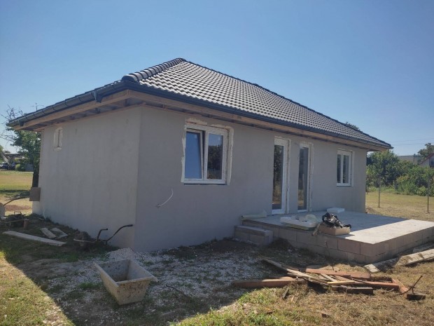 Bicskn j pts ingatlanok bevezet ron megvehetk! ptkezs vrh