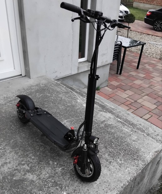 Bigg Speed elektromos roller 