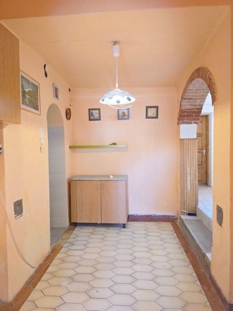 Biharikerti, 3 szob�s t�gla�p�t�s� Csal�di H�z kiv�l� �rban Sos elad�!