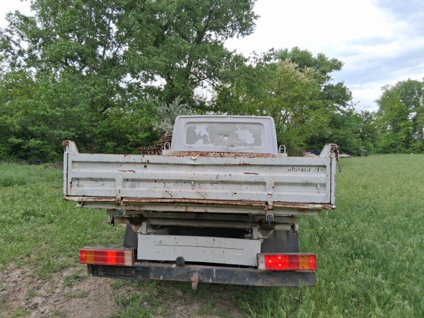 Bilen plat elad