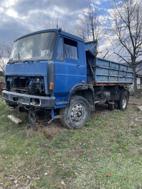 Billencs Liaz alkatr�sznek 