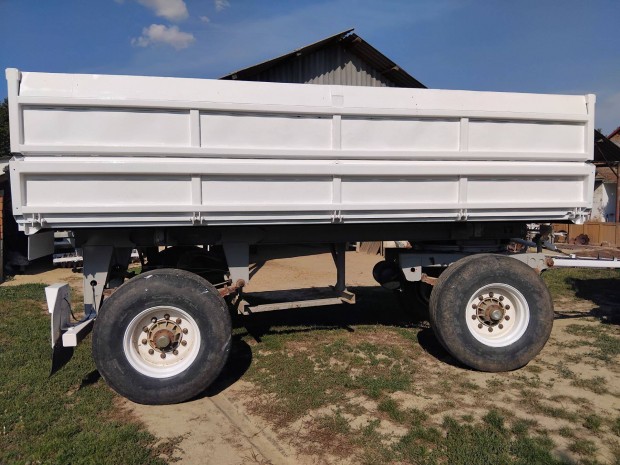 Billenplats ptkocsi elad