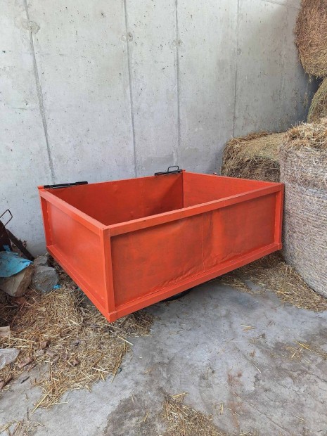 Billenthető Mtz szüretelő Traktor kaloda szállító láda oboz