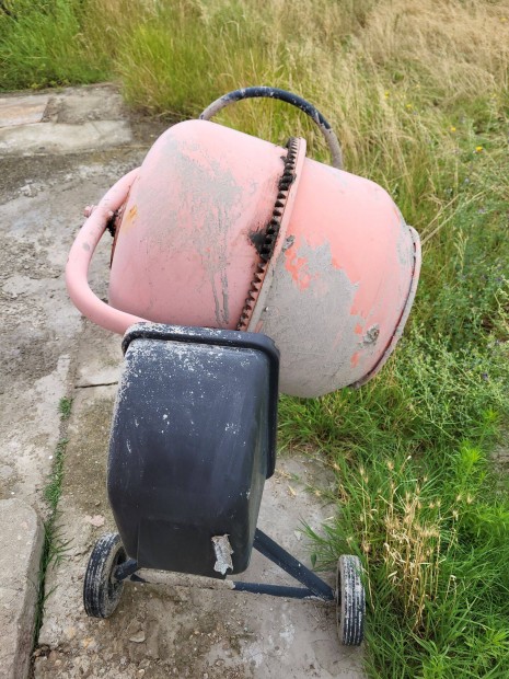Bisonte BBY120 Betonkeverő