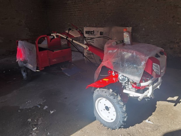 Bisonte BTA-10SG rot�ci�s kapa + BTA-500R p�tkocsi csomag (500kg)