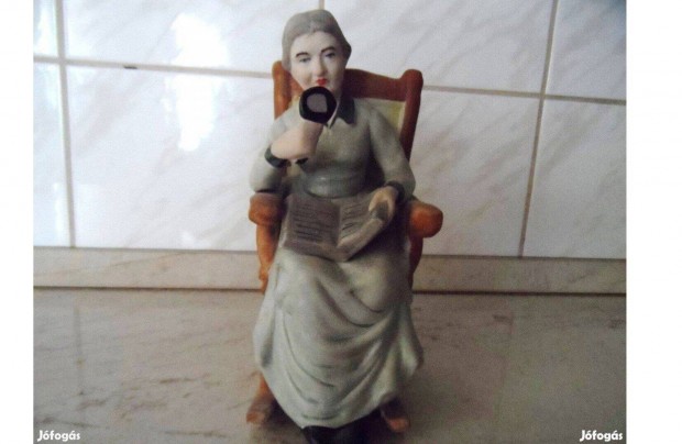 Biszkvit porceln figurlis szobrok