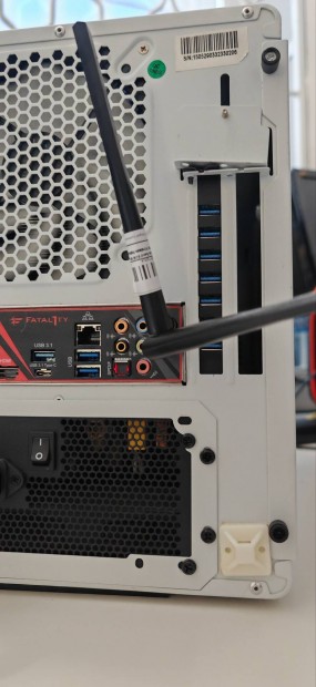 Bitfenix Itx Ryzen 5 3400G WiFi 5 Studio PC