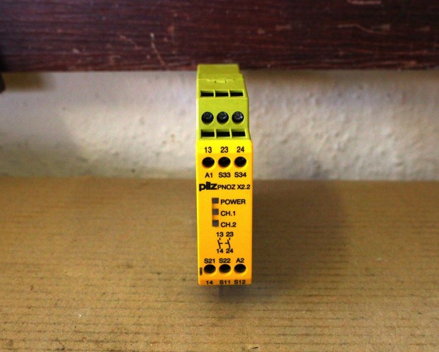 Biztonsgi rel 2 csatorns Pilz ( 6992 )