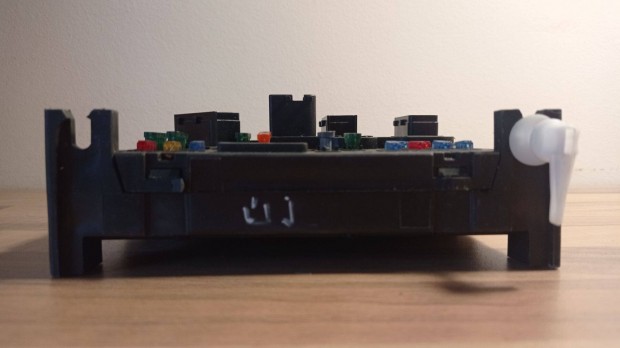 Biztosítéktábla Utastér BSI modul Peugeout/Citroen 9646777380