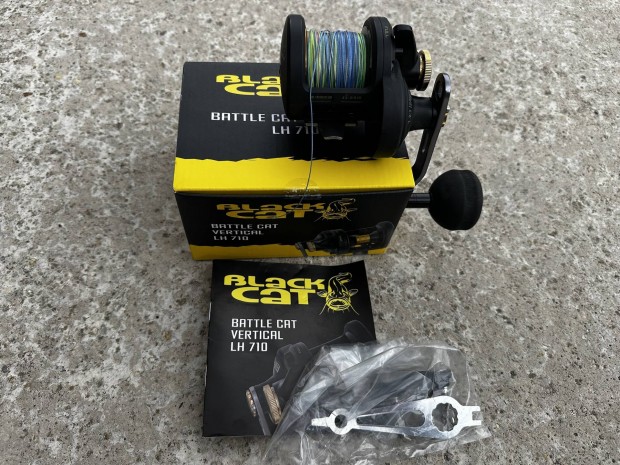 Black Cat Battle Cat Vertical LH 710
