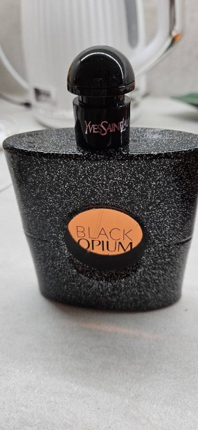 Black Opium parfm elad 