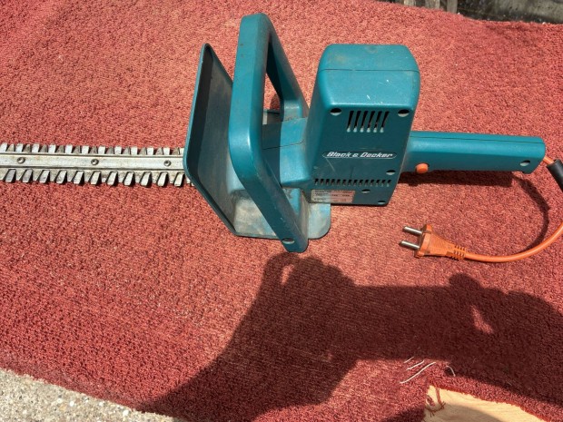 Black & Decker 220 V sövényvágó