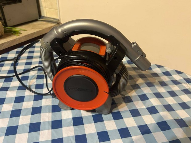 Black & Decker aut porszv tartozkokkal