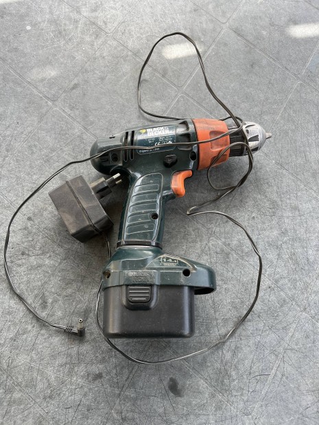 Black & Decker fúró csavar behajtó akku