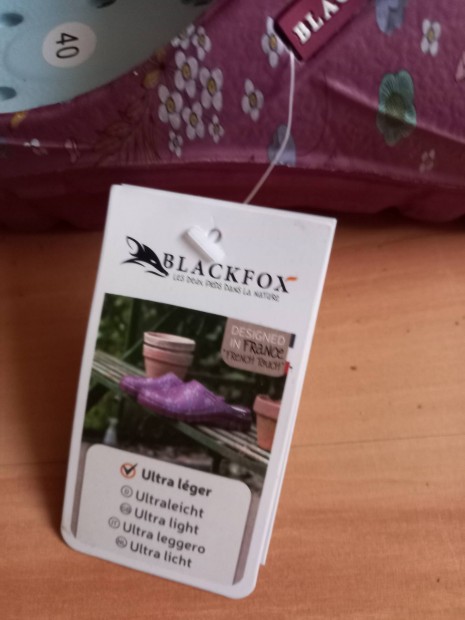 Black fox ni 40-es klumpa papucs