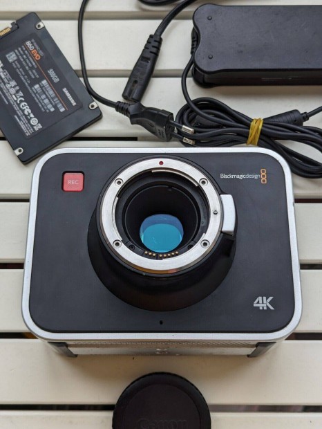 Blackmagic Design Camera 4K EF Mount Canon kamera 500gb SSD-vel