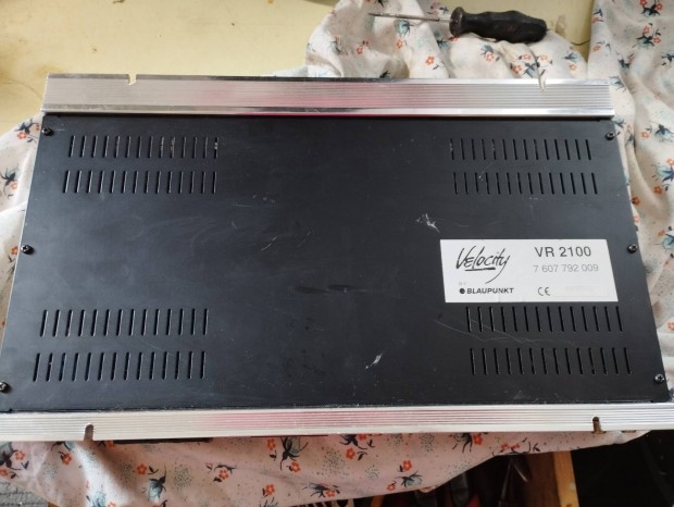 Blaupunkt velocity vr2100 erősítő eladó