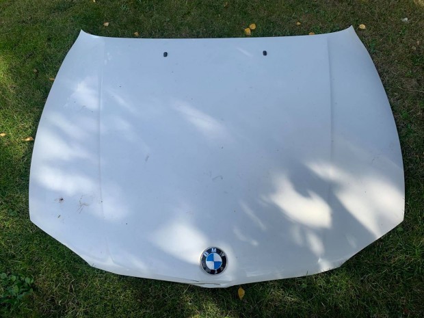 Bmw 1-es E87 alkatrszek, lkhrt, csomagtrajt, motorhztet