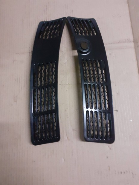 Bmw E30 ablaktörlőszerkezet szellőzőrács eladó!
