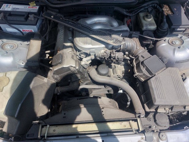 Bmw E36 1.8 komplett motor 184E2