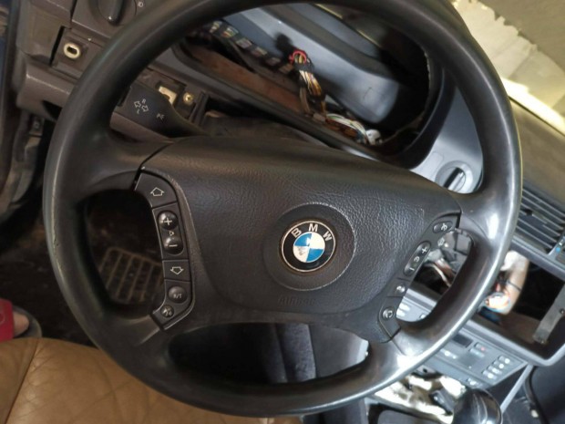 Bmw E39 bontodik alktr�szek
