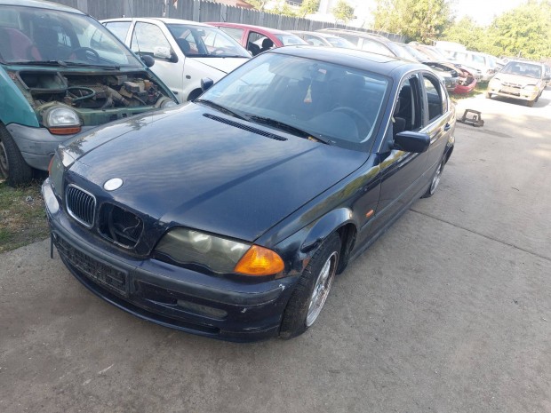 Bmw E46 karosszéria elemei fekete