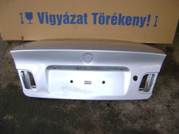 Bmw E46 limuzin csomagtrajt