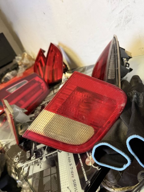 Bmw E46 limuzin jobb hts csomagtr lmpa 8364924