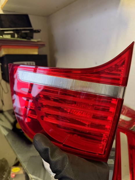 Bmw E71 X6 jobb oldali csomagtr lmpa