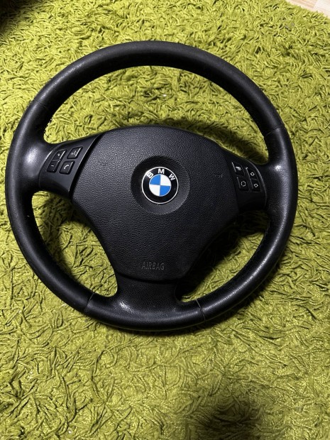 Bmw E90 gyri kormny lgzskkal