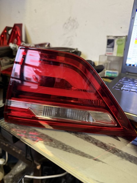 Bmw F26 X4 jobb hts csomagtr lmpa