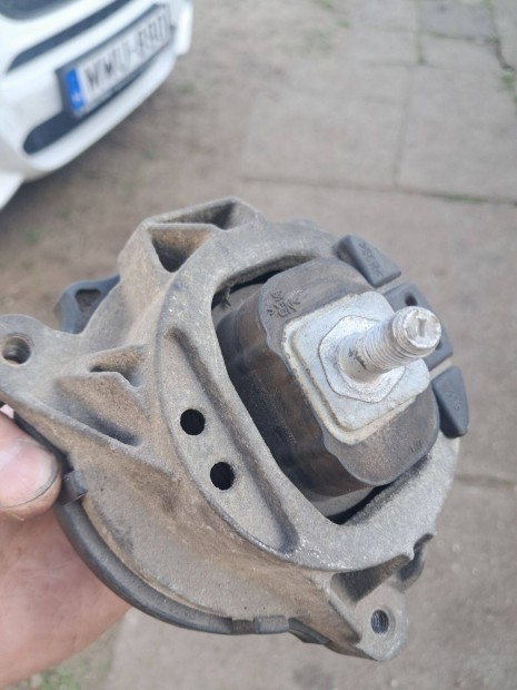 Bmw F30/31 motortart bak,ftengely kszj trcsa